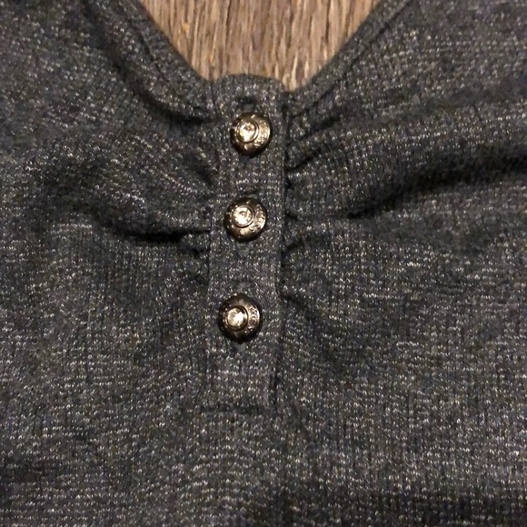 Adorable Guess t shirt - Picture 2 of 4